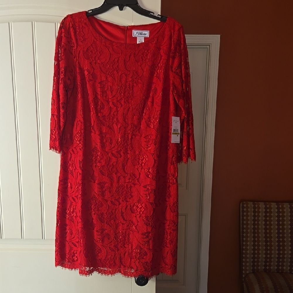 Elegant Red Cocktail Dress with 3/4 Sleeves and Scoop Neck